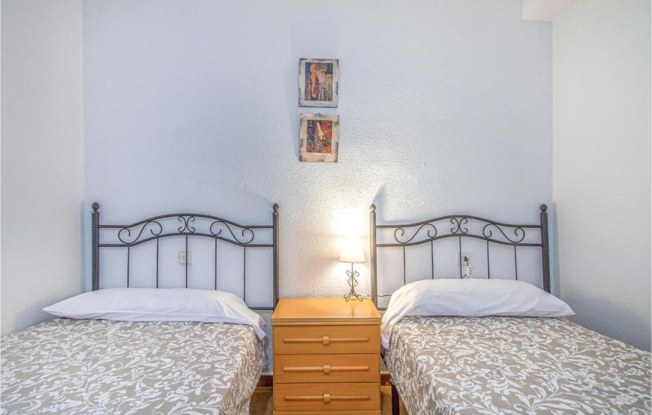 1 Bedroom Nice Apartment In ซานตาโปลา ภายนอก รูปภาพ